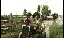 köylü kızı muhabir traktörün üstünde sikiyor			