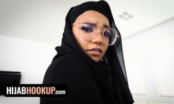 üniversiteli hijab kate rodriguez bambaşka sevişiyor			