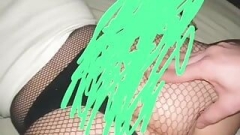 file çorap yırtılır ve sulanan amcık sikilir